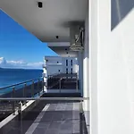 Jusal Sea View 아파트 Sarandë