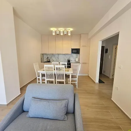 Jusal Sea View * Sarandë